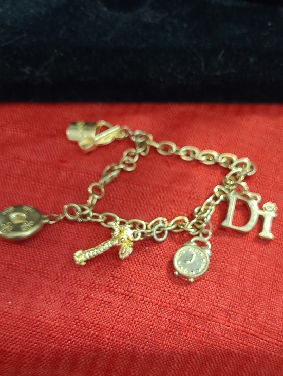 Jewelry - Di